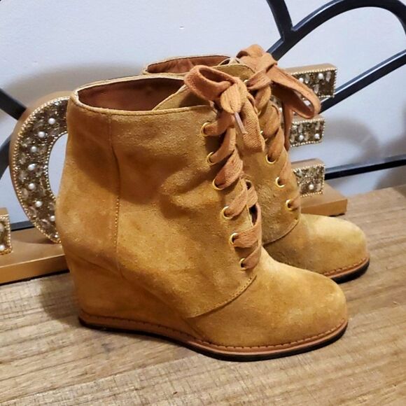 Kate Spade Saundra Boho Western Y2K Honey Suede Lace Up Wedge Ankle Booties Sz 6 - Picture 2 of 11